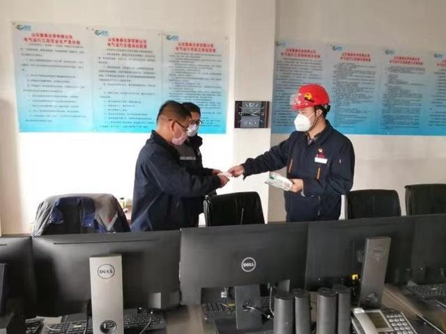 连续七天！乐动网页版化学奔赴在路上 数百吨消毒液喷洒在济宁及周边各县区